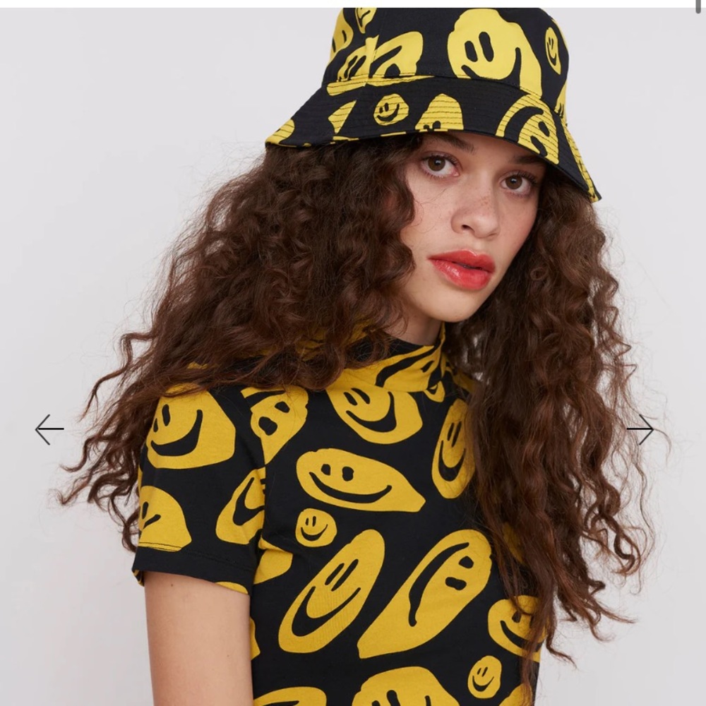 Lazy Oaf Squish Face Bucket Hat New Smiley Face Trippy Festival unisex